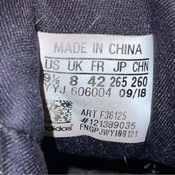 Women's Adidas UltraBoost 4.0 Core Black Cloud White Size 9.5 F36125 - Picture 8 of 8